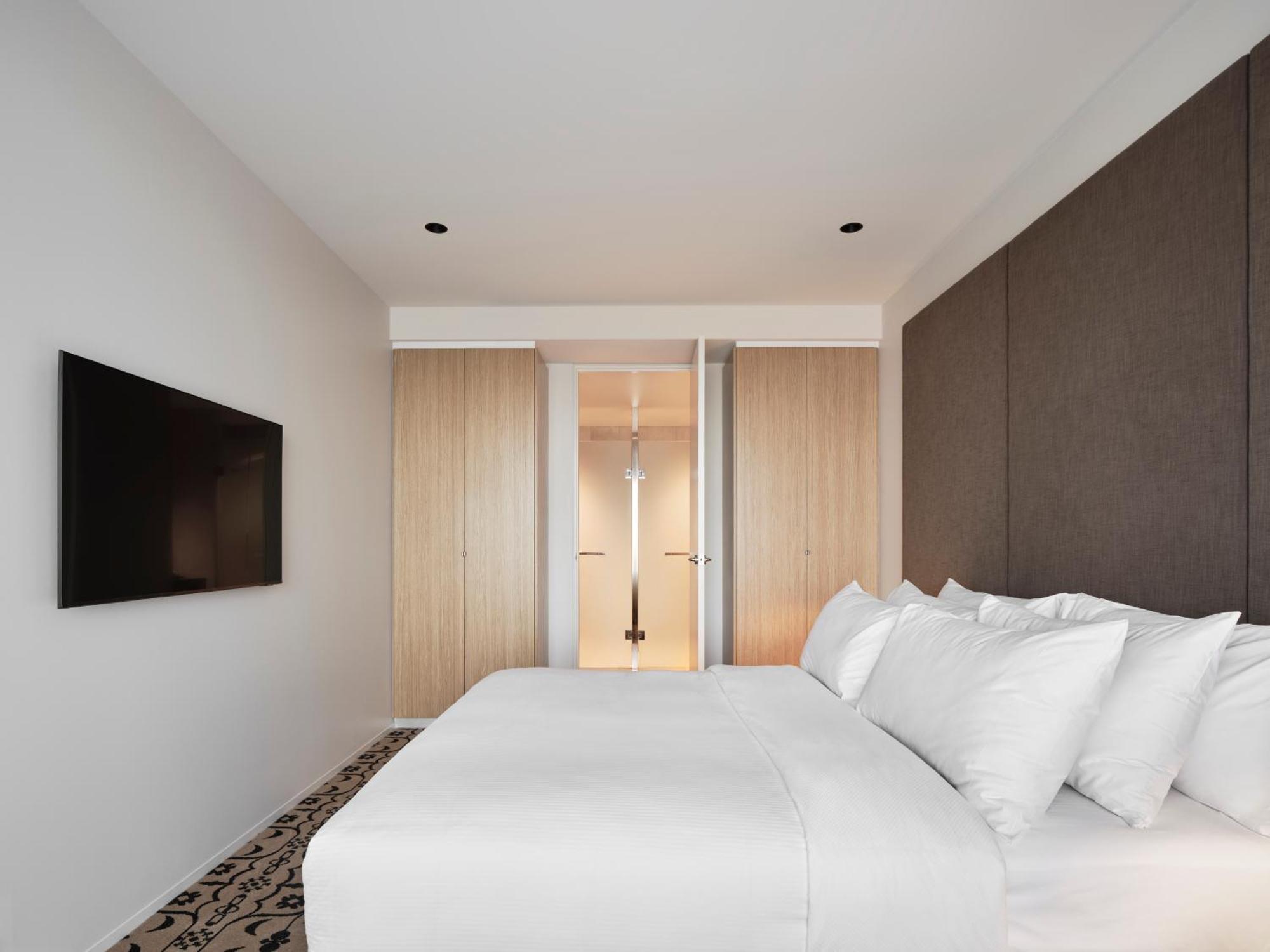 Two-Bedroom Luxury Apartment,1435887646:JPEG
